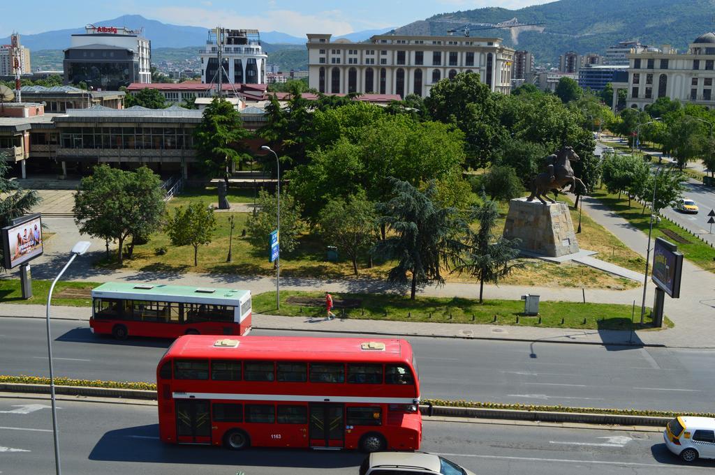 Hotel Super 8 Skopje Bagian luar foto